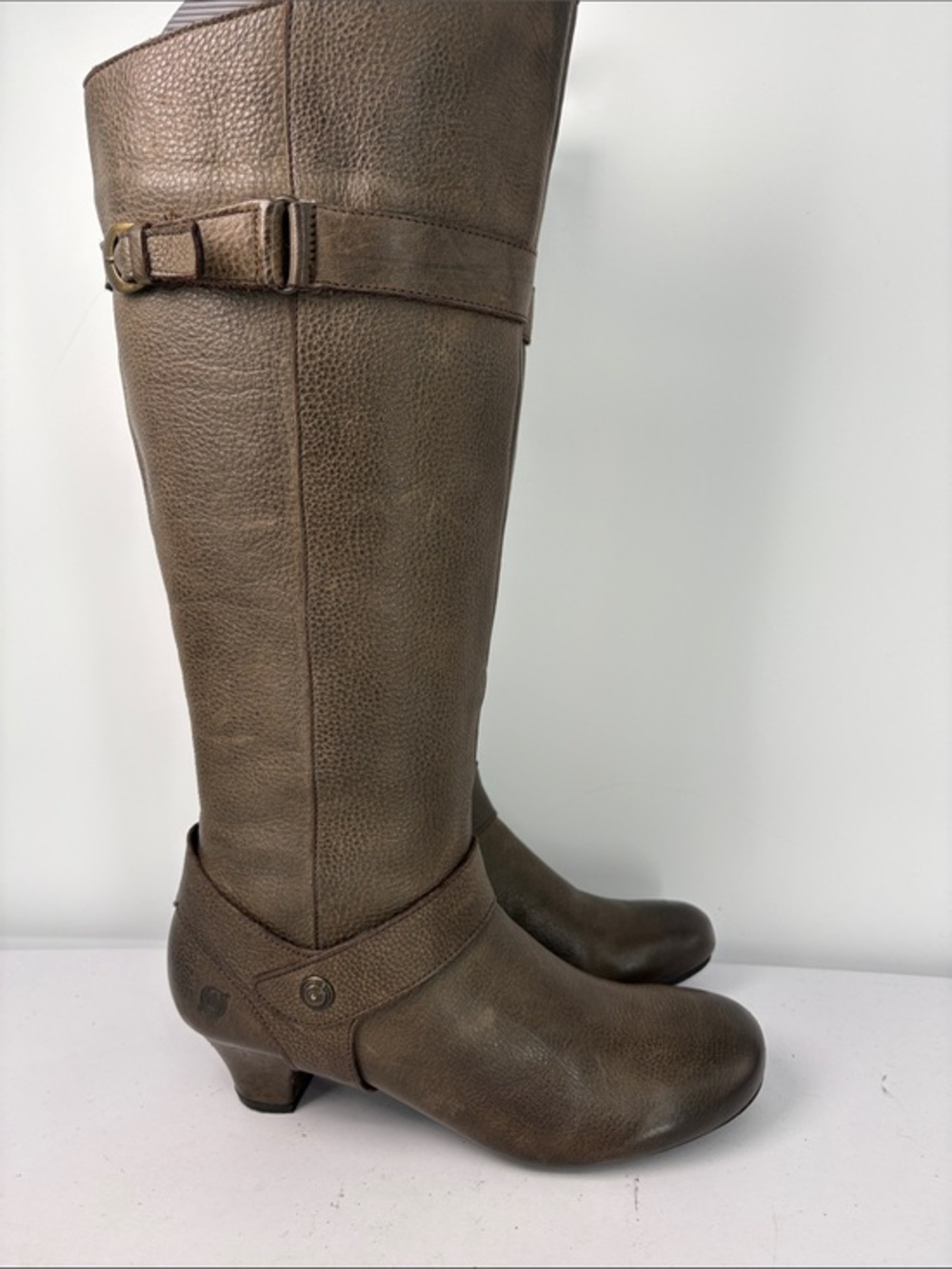 🦊 Born  Brown pebbled, leather tall to-the-Knee Leather Boots